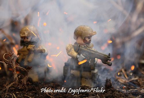 Lego Army Men In Action: 14 Dramatic Photos